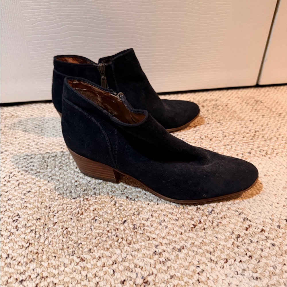 Clarks Black Suede Ankle Booties size 8